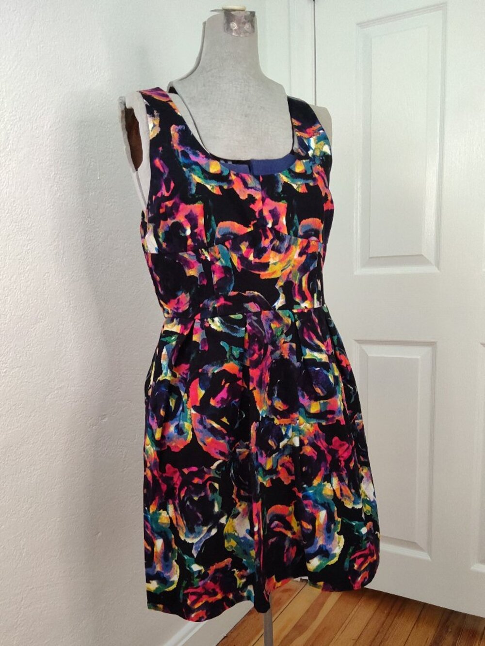 Jack sz 10 (fits like an 8!)  black and rainbow floral A-line dress open back